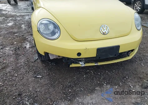 2015 Volkswagen Beetle 1.8T Fleet Edition z USA, uszkodzony, nr VIN 3VWF17ATXFM623086